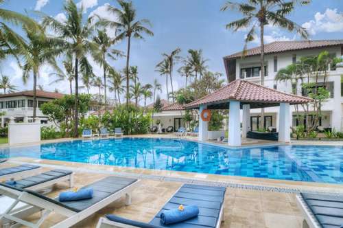 www.legongkeratonhotelbali.com