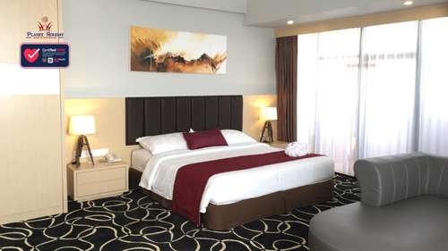 www.planetholidayhotel.com
