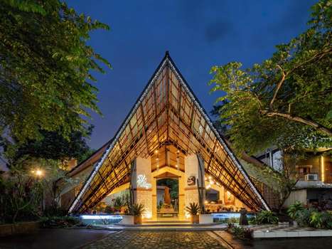 www.thevillageresortbogor.com