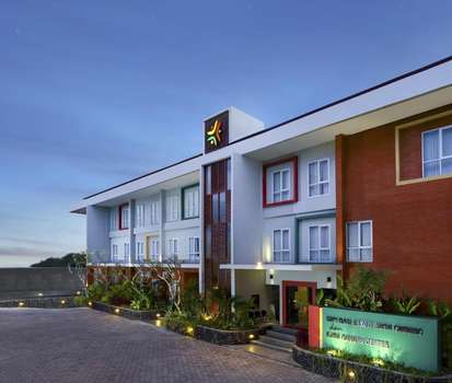 www.zizzhotelbali.com