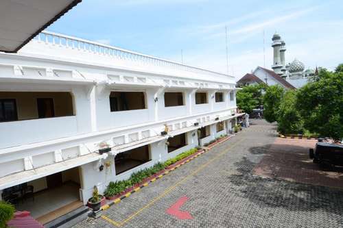 www.hotelpelangimalang.com