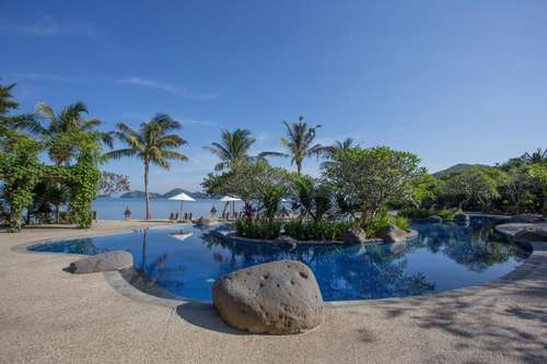 www.bintangfloreshotel.com