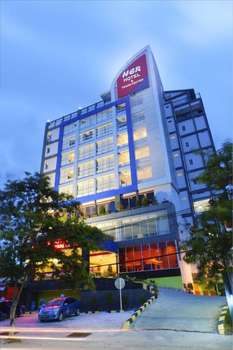 www.herhotelbalikpapan.com