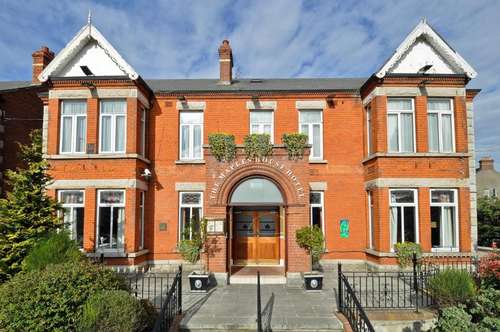 www.mapleshousehotel.ie