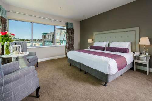 www.scottshotelkillarney.com