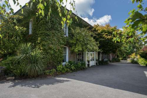 www.raheenhouse.ie