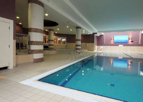 www.raheenwoodshotel.ie