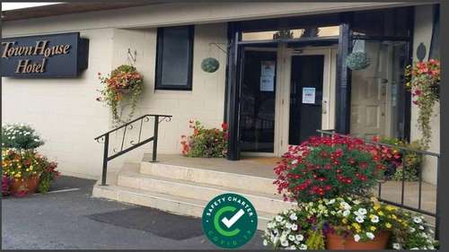 www.thetownhousehotel.ie