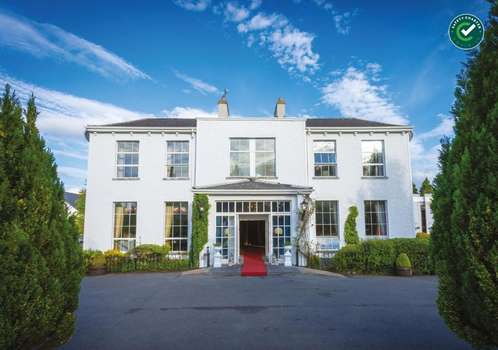 www.castleoaks.ie