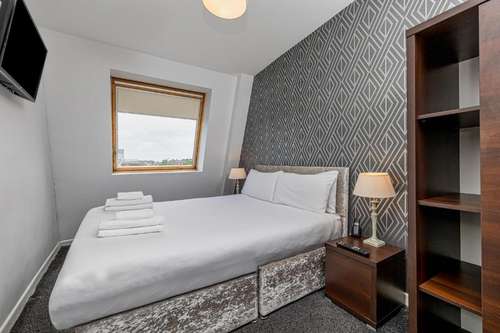 www.camdenstreethotel.com