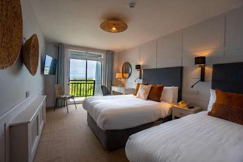 www.cliffhousehotel.com