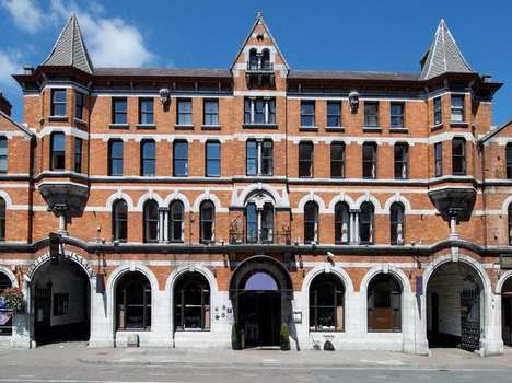 www.hotelisaacscork.com