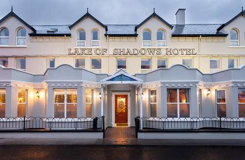 www.lakeofshadows.com