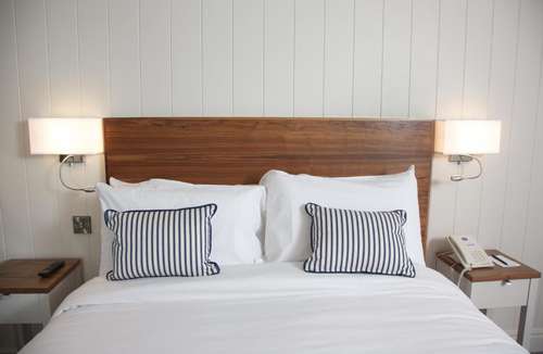 www.waterfronthoteldungloe.ie