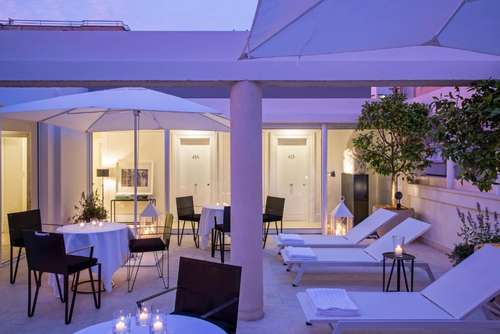 www.whitevillahotel.com