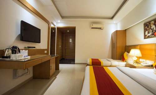 www.hotelkrishnadeluxe.in