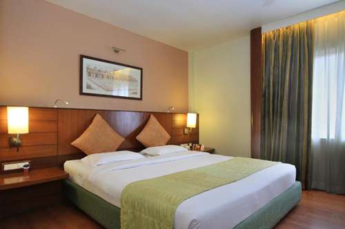 www.nandhanahotels.com