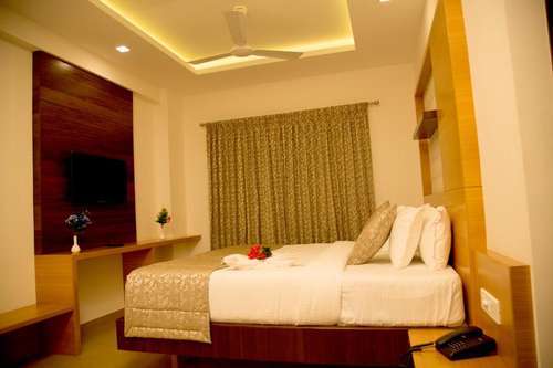 www.hotelgrandtree.com