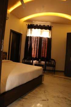 www.hoteldelightudaipur.com