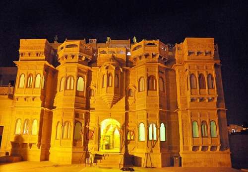www.lalgarhfortandpalace.com