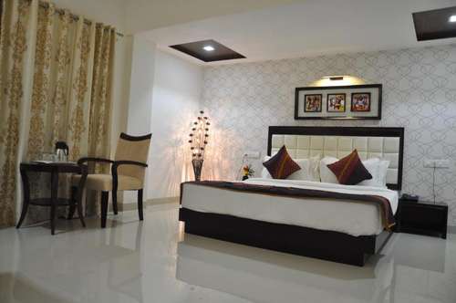 www.hotelkrishnainn.com