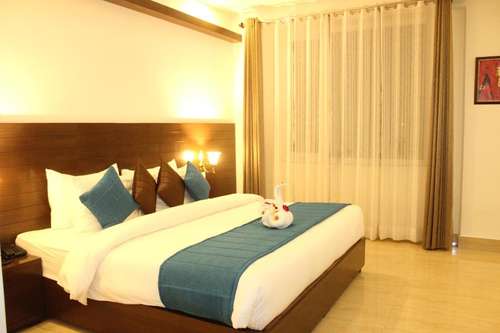 www.holidayhillrishikesh.com