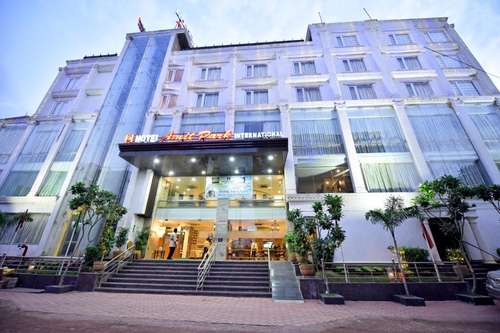 www.hotelamitpark.com