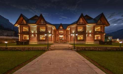 www.hotelvillagewalk.com