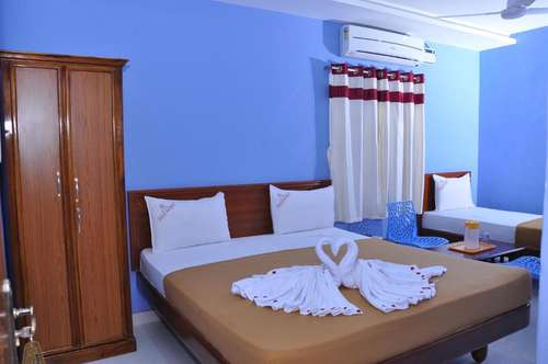 www.hotelsenthilresidency.com