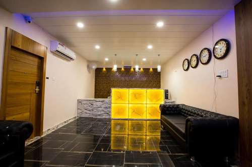 www.hotelbalajipalace.com