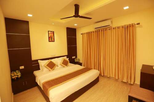 www.thecrescentsuites.com