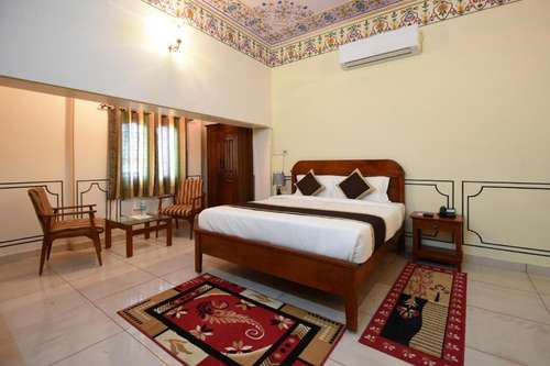 www.hotelvirasatmahal.com