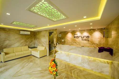 www.hotelkarunaresidency.com