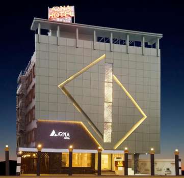www.arnahotels.com