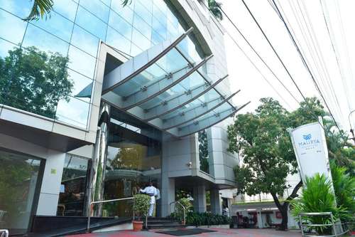 www.rajadhanihotels.com