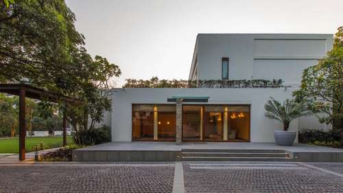 www.themanordelhi.com
