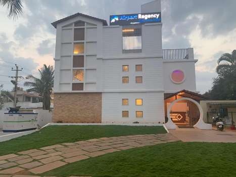 www.airport-regency.com
