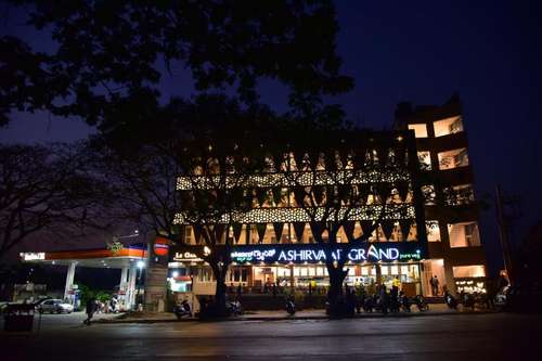 www.leoakinn.com