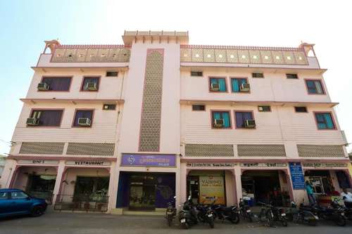 www.hoteljaisinghpalace.com