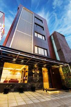 www.yorkhotelkochi.com