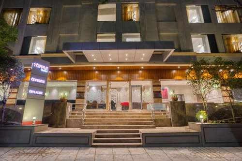 www.7applehotels.com