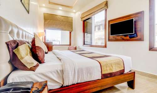 www.hotelajmerregency.com