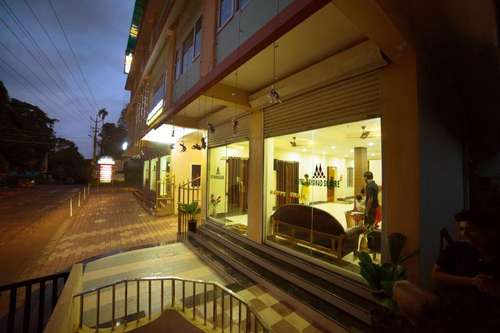www.hotelwayanadsquare.com