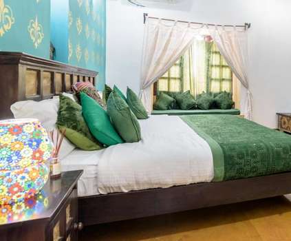 www.hotelheritagehouse.com