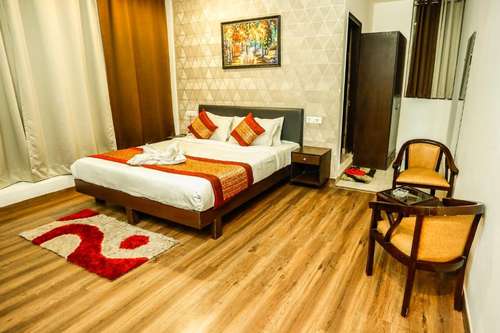 www.hoteltashree.com