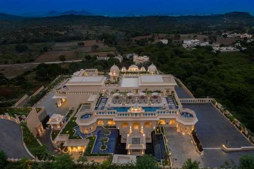 www.aurikahotels.com