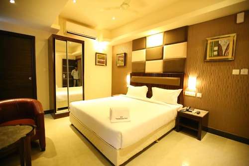 www.hotelvenitioninn.com