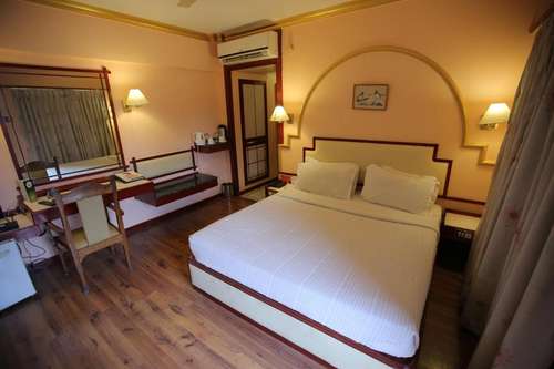 www.naharhotels.com