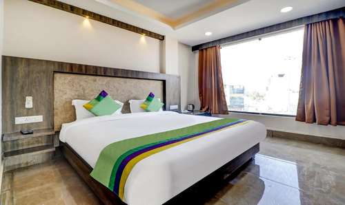 www.hotelbikalal.com