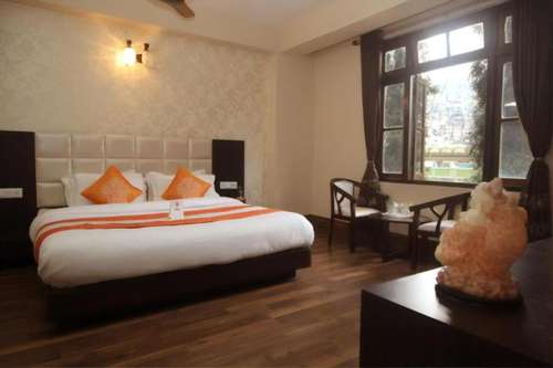 www.hoteldewpond.com